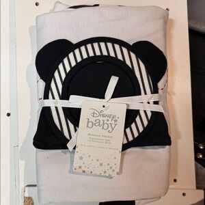 Disney Baby Black and White Milestone Blanket